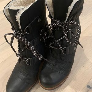 Black sorel boots